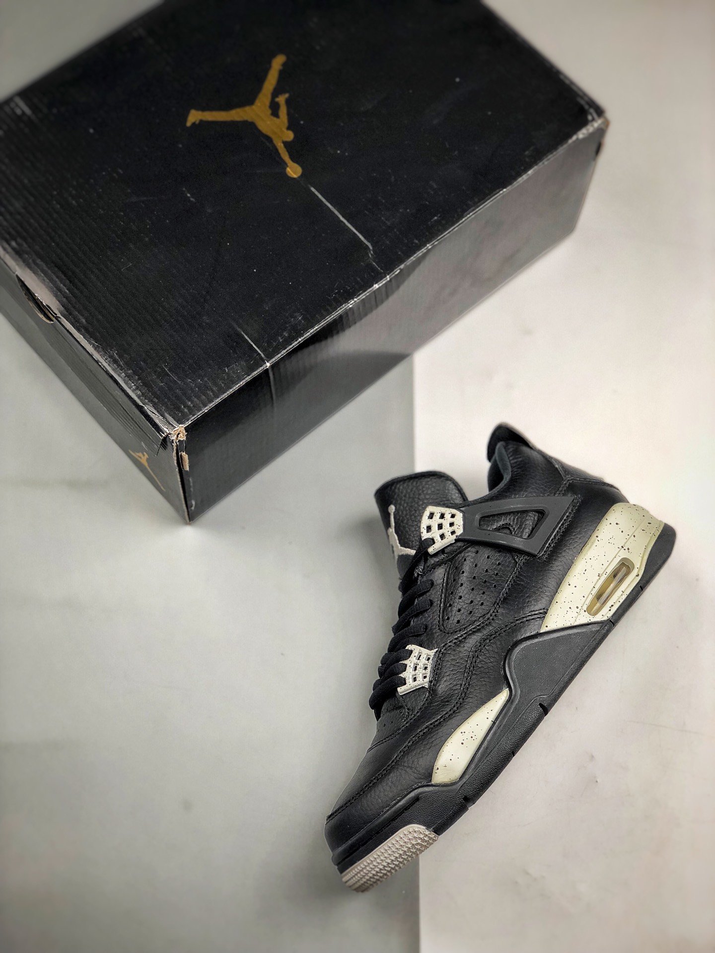 Air Jordan 4 ‘Oreo’ Black/Tech Grey-Black For Sale – Sneaker Hello