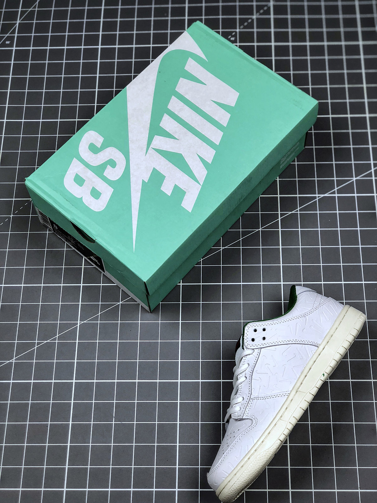 Ben-G x Nike SB Dunk Low White Lucid Green CU3846-100 For Sale ...