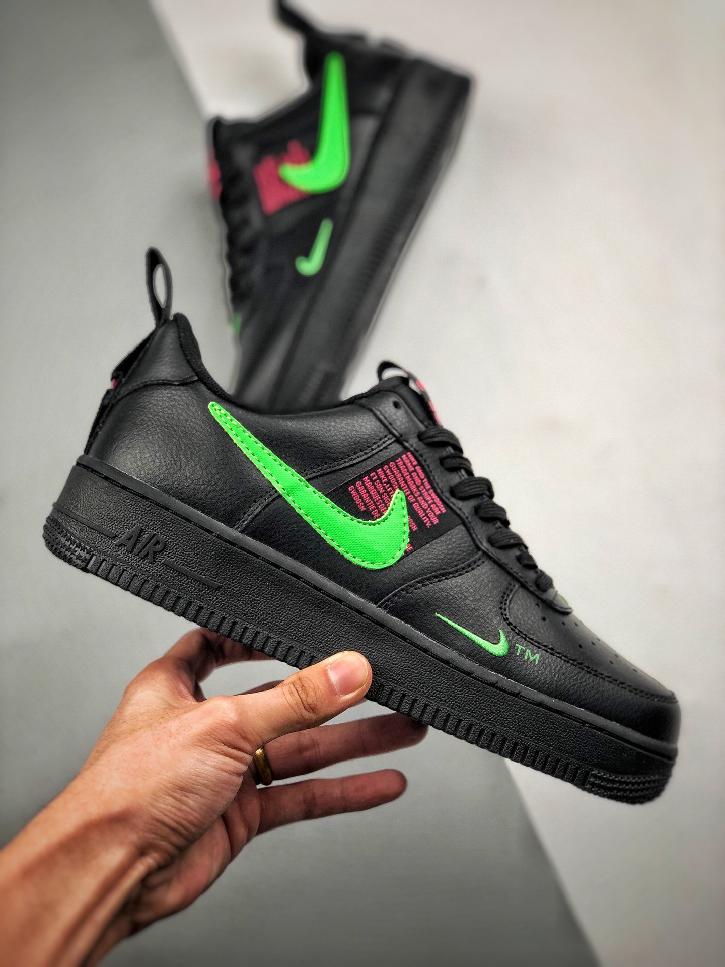 Nike Air Force 1 Utility Black / Scream Green Unboxing 