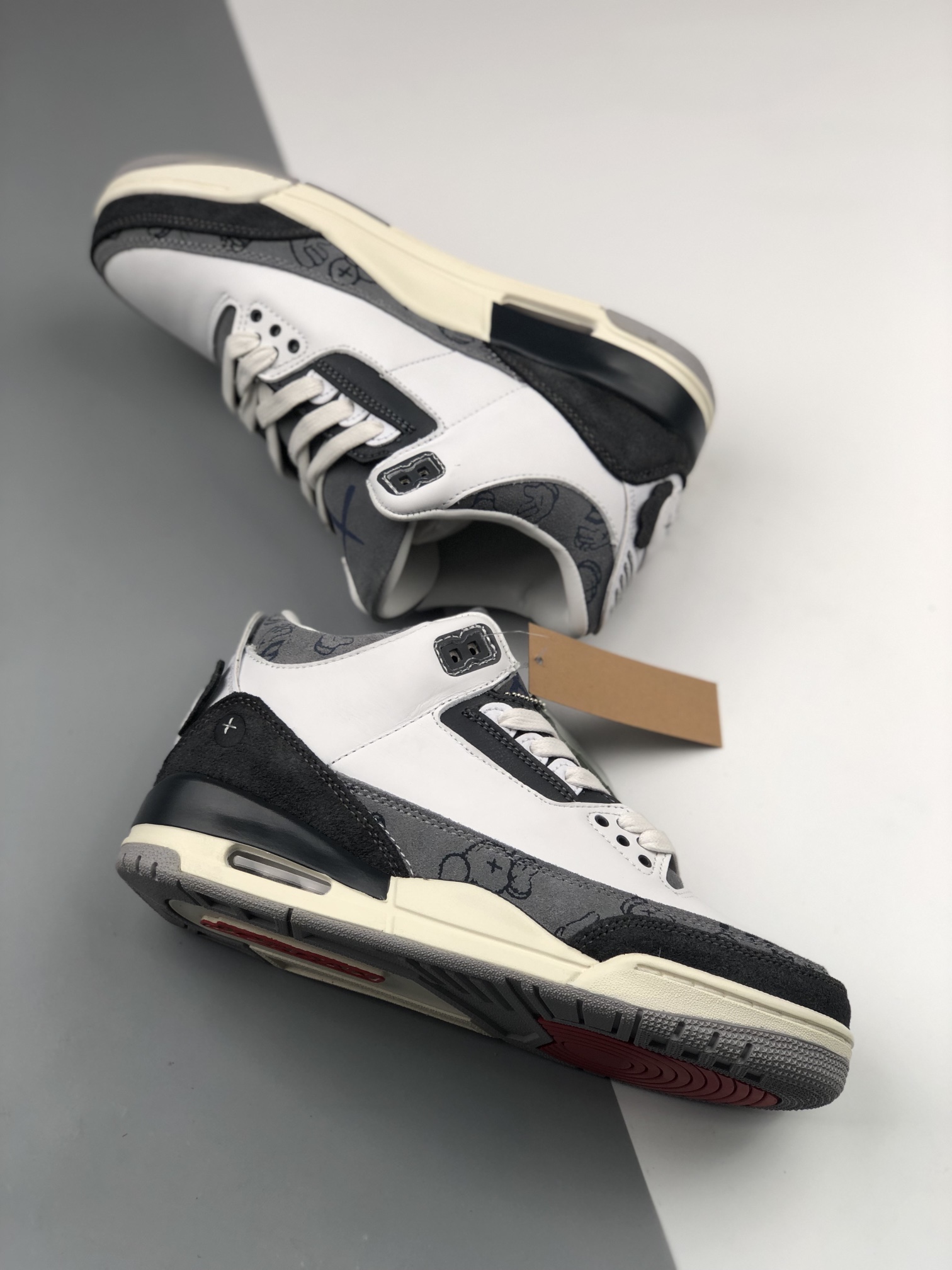Air Jordan 3 X Kaws – Adamsneakers