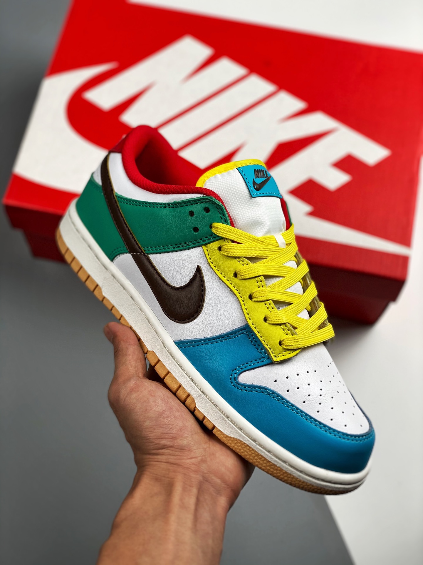 Nike Dunk Low SE “Free 99” White/Light Chocolate-Roma Green For 