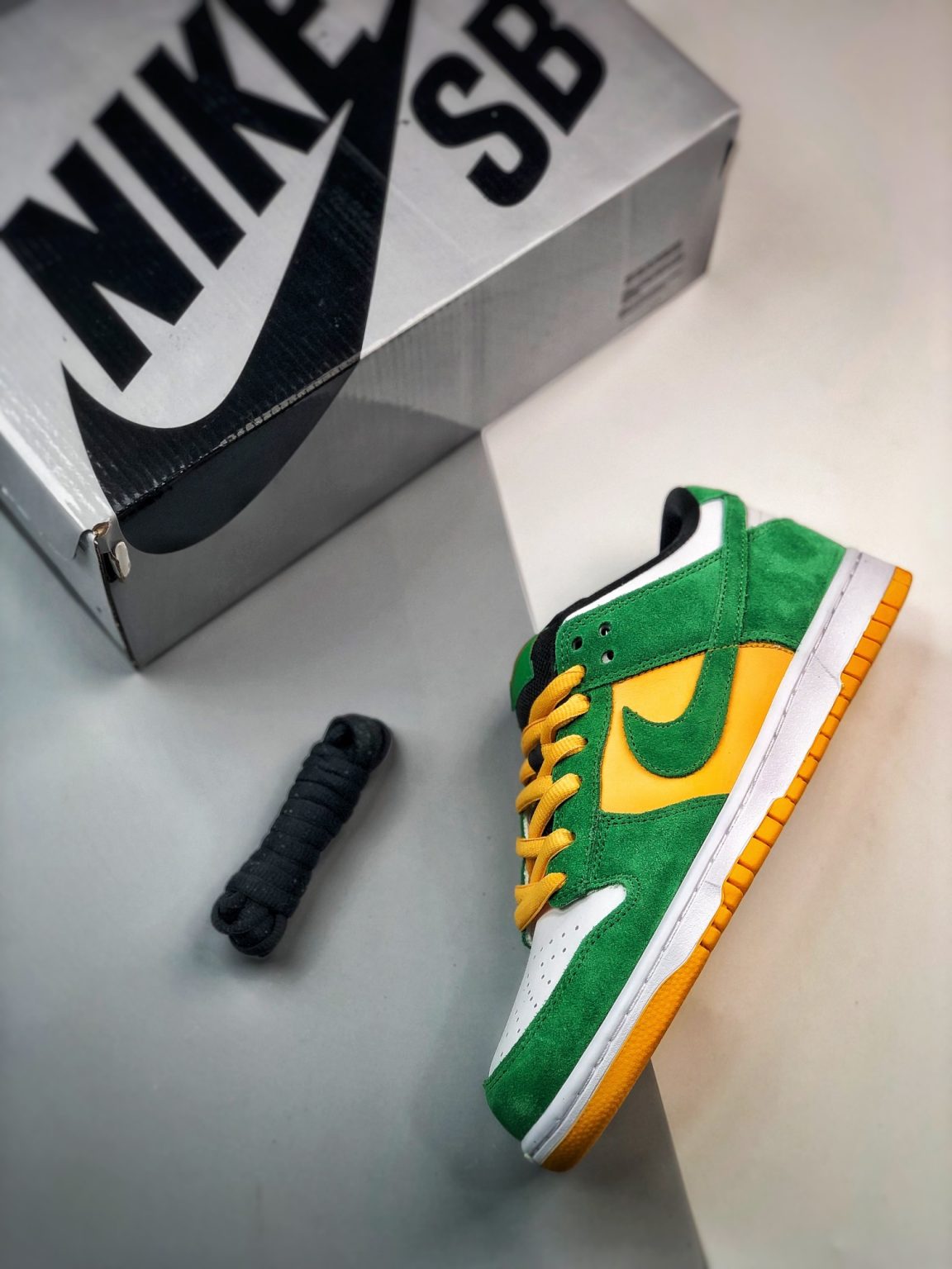 Nike SB Dunk Low “Buck” White/Classic Green/Del Sol 304292-132 For Sale ...
