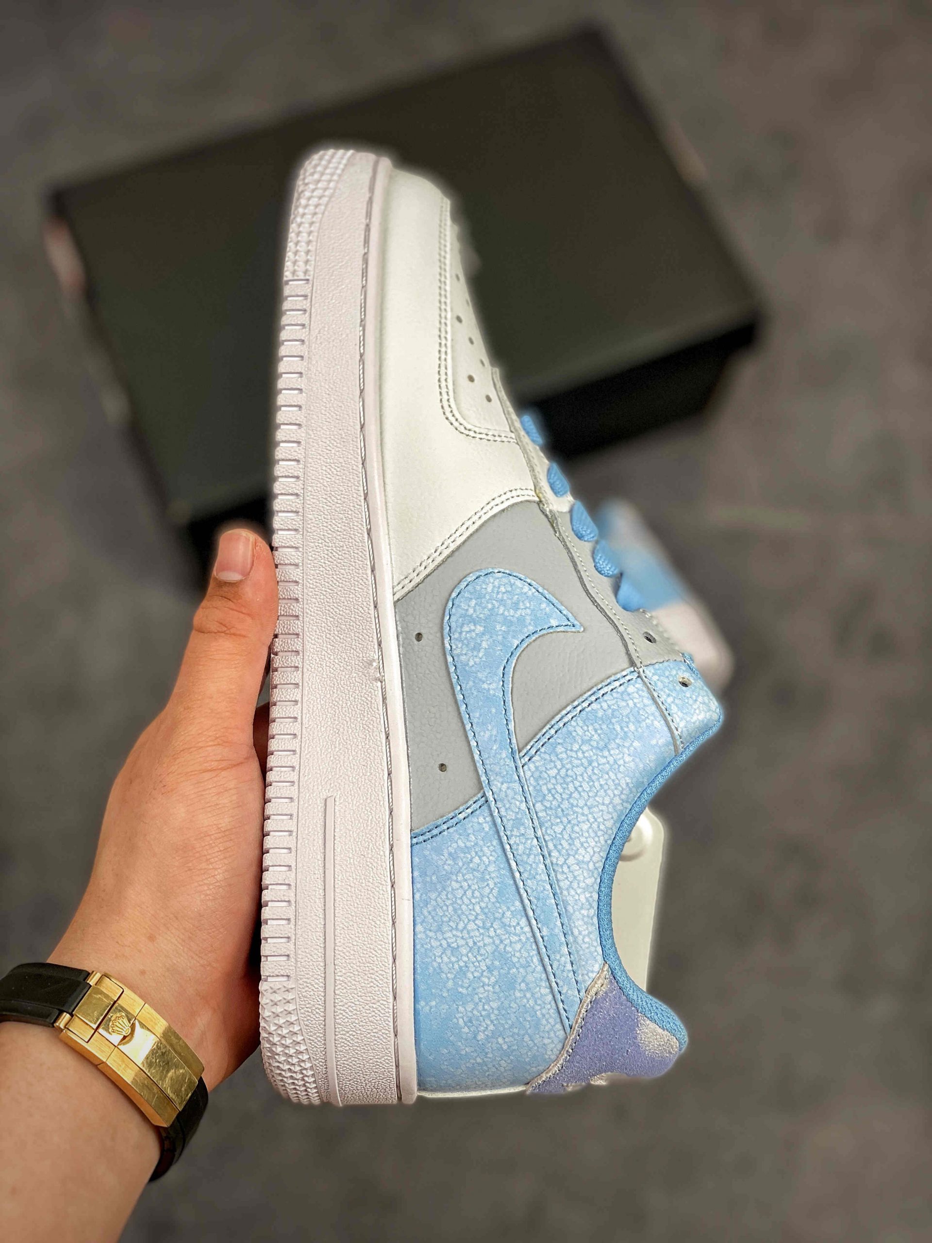 Sold at Auction: Nike, NIKE AIR FORCE 1 LOW 07 LV 8 PSYCHIC BLUE