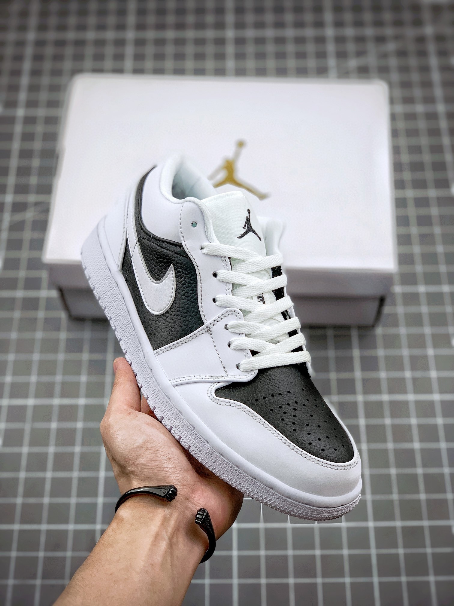 Air Jordan 1 Low ‘Panda’ White/Black For Sale – Sneaker Hello